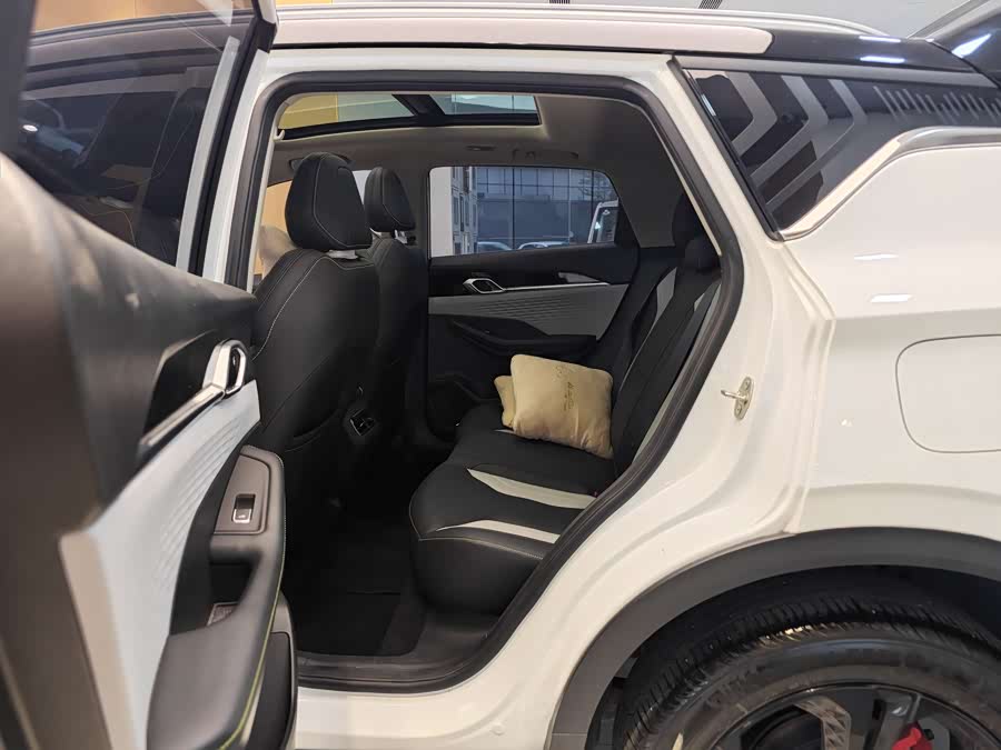 GEELY Coolray 2022 #22 GEELY Coolray 2022 car image #22