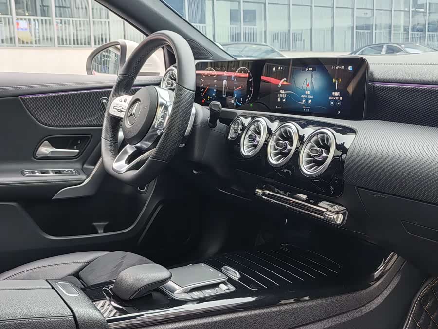 Mercedes-Benz A Class 2023 immagine di auto #22