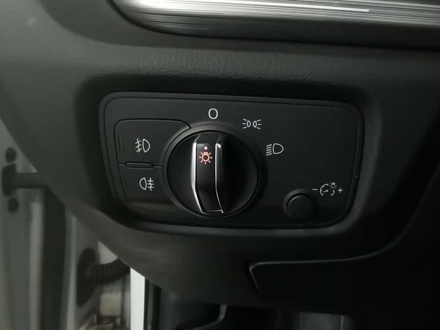 Audi A3 2018 car image #22