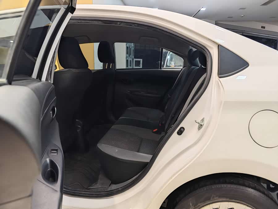 Vios 2023 car image #22