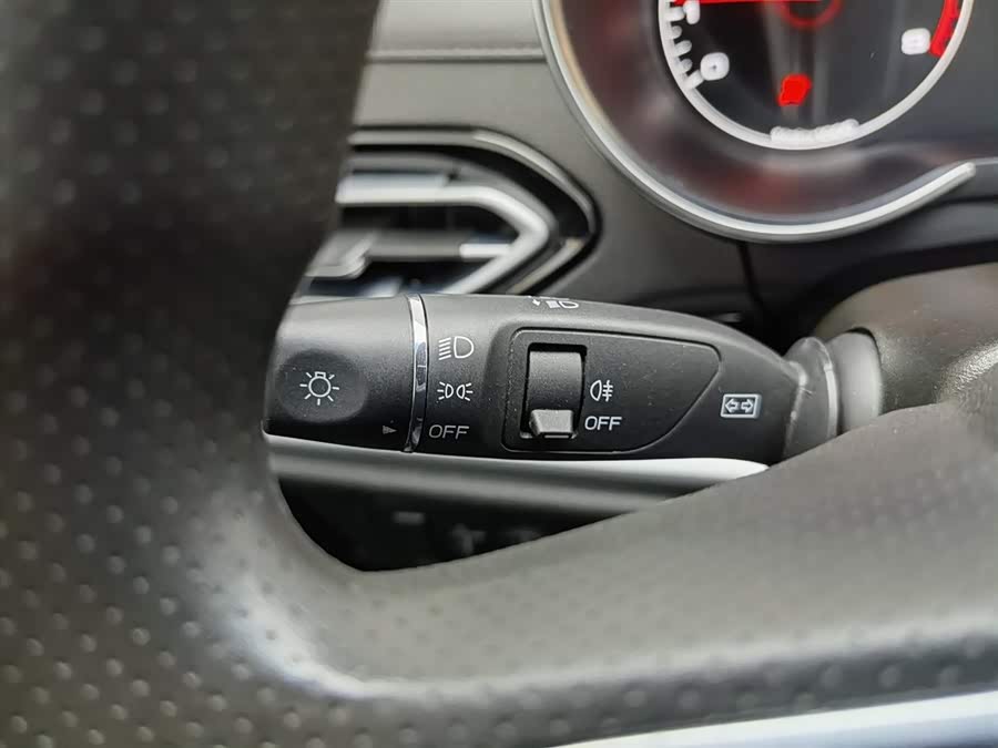 X70M 2022 immagine di auto #22