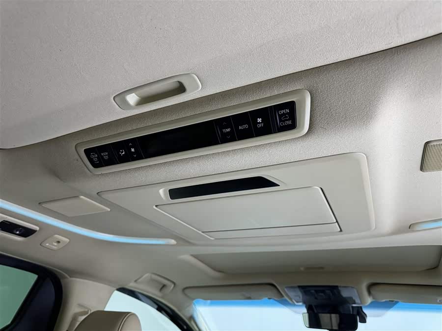 Toyota Alphard 2019 immagine di auto #22