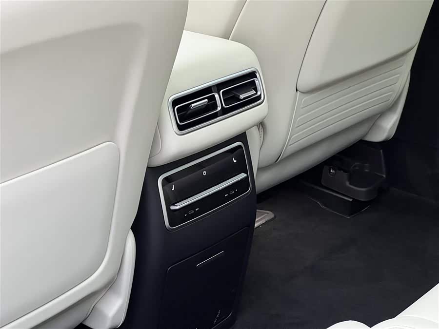 Li L7 2023 image de voiture #22