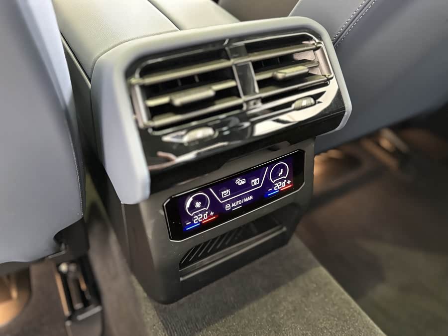 BMW 5 Series 2025 car image #22