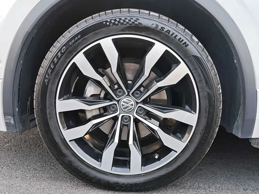 Volkswagen Tiguan L 2020 #22 Volkswagen Tiguan L 2020 car image #22