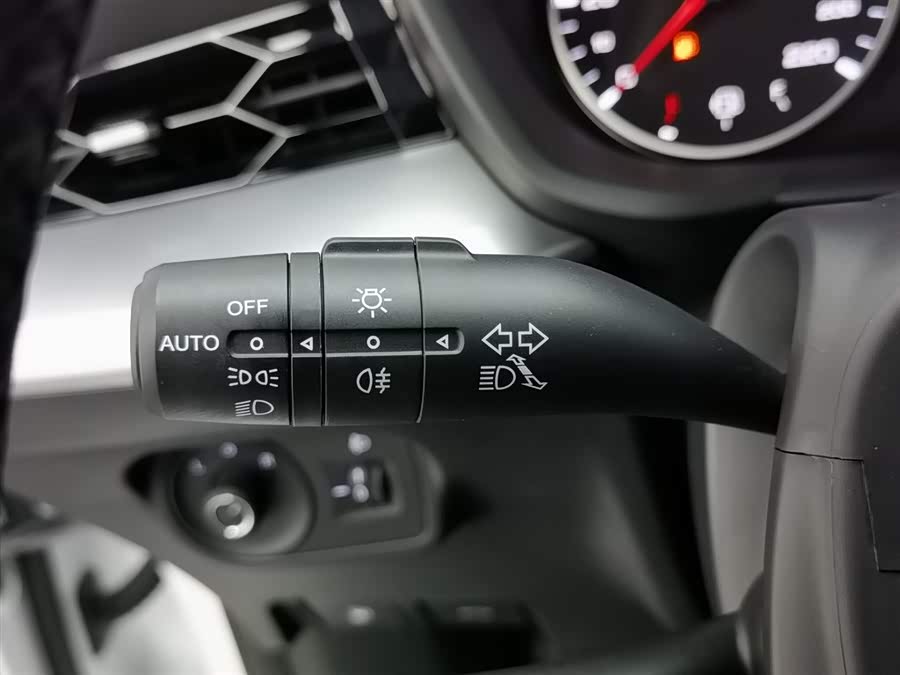 MG 5 2025 car image #22