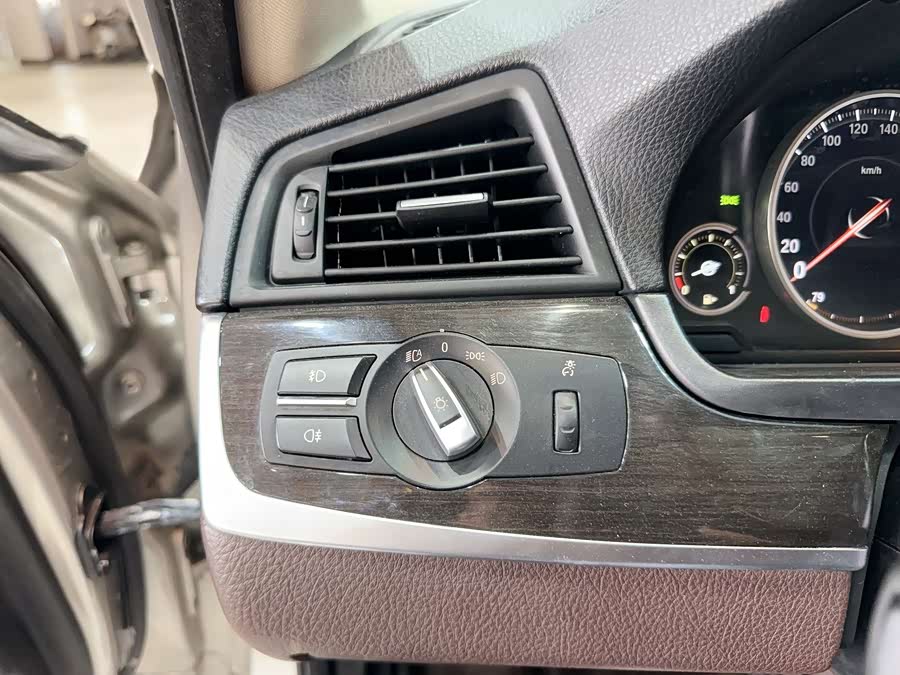 BMW 5 Series 2016 car image #22