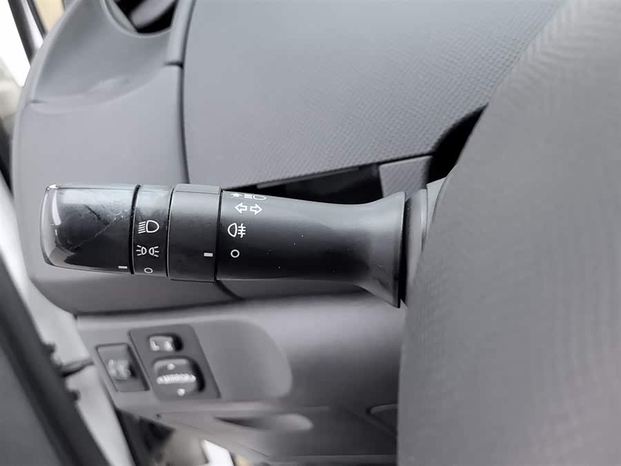 Toyota Yaris 2011 car image #22