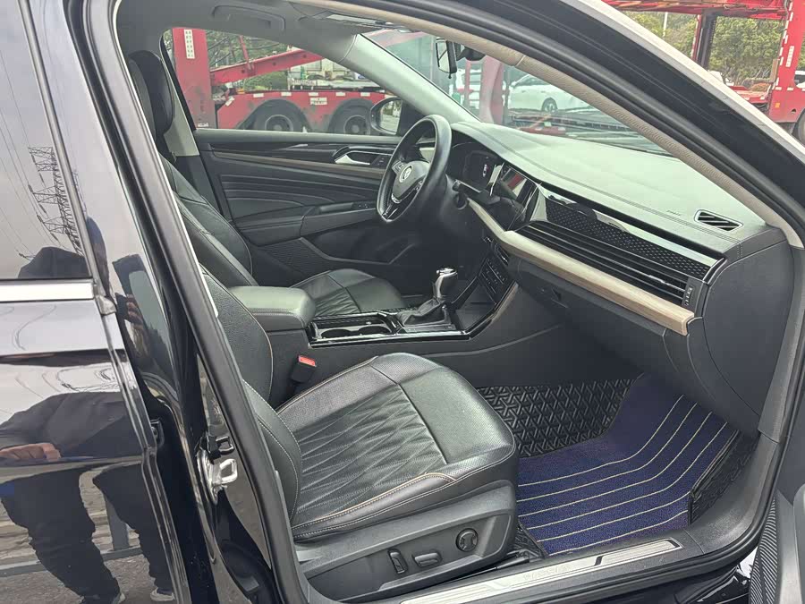 Volkswagen Passat 2021 car image #22