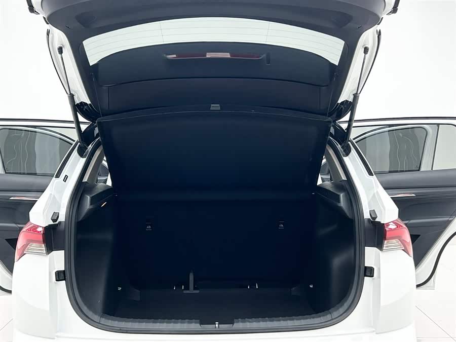 Skoda Kamiq 2023 immagine di auto #22