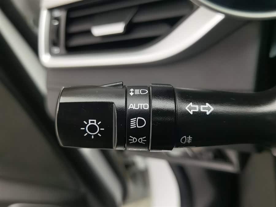GEELY Emgrand 2018 car image #22