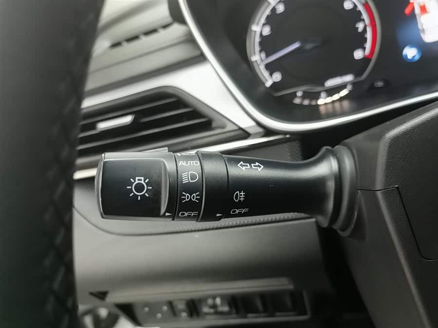GEELY Binray 2020 immagine di auto #22