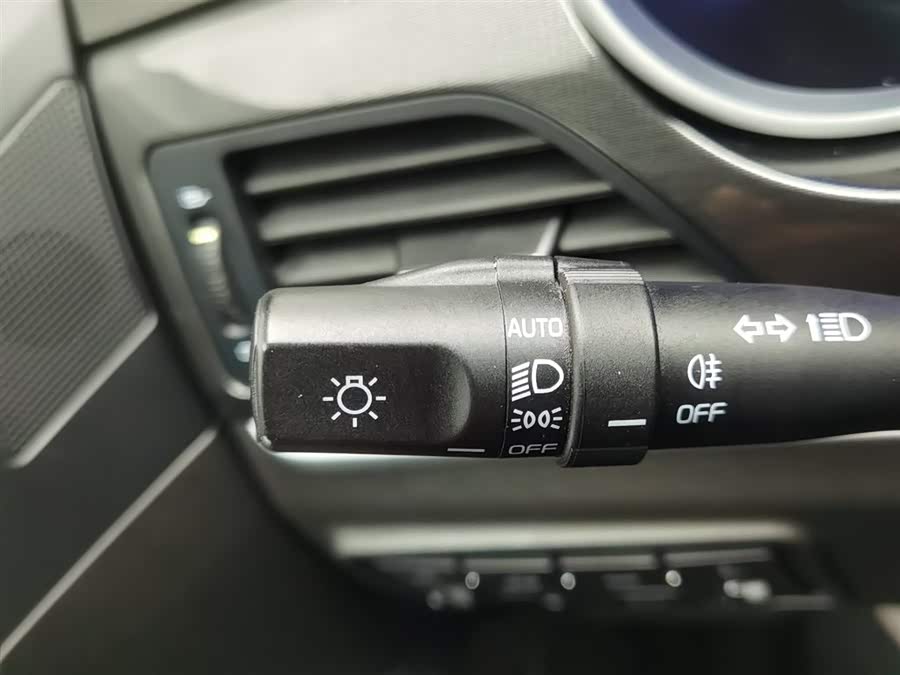 GEELY Emgrand 2016 car image #22