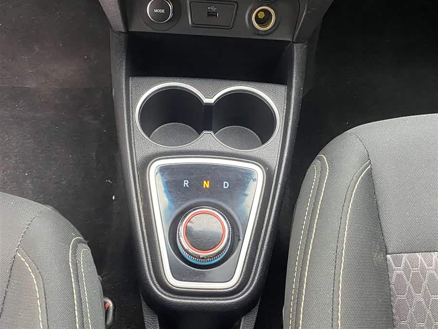 JAC 2019 car image #22