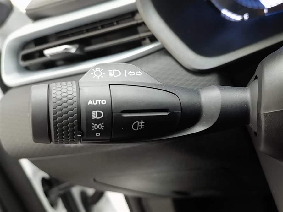 GEELY Emgrand 2024 car image #22