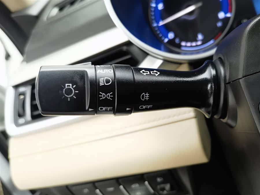 GEELY Emgrand 2019 car image #22