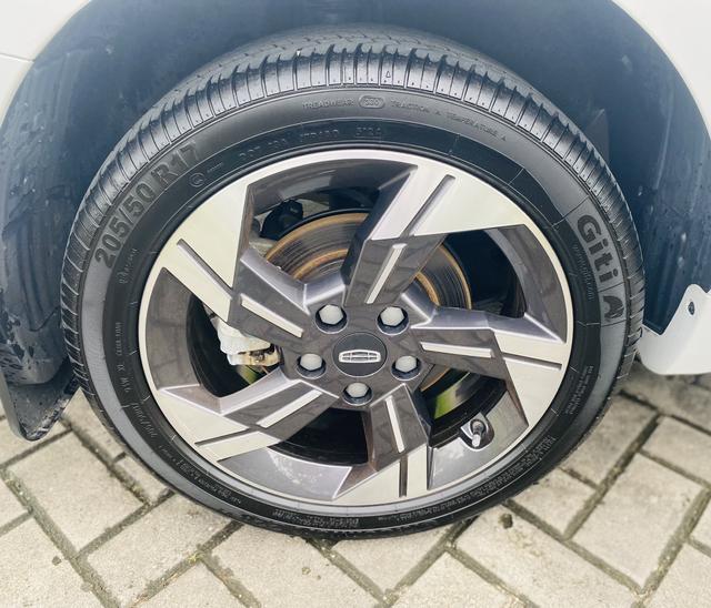 GEELY Emgrand L HiP 2023 immagine di auto #22