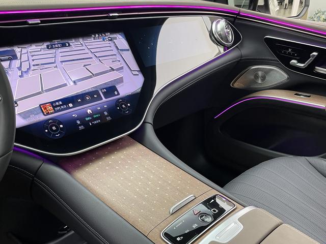 Mercedes-Benz EQS SUV 2025 car image #22