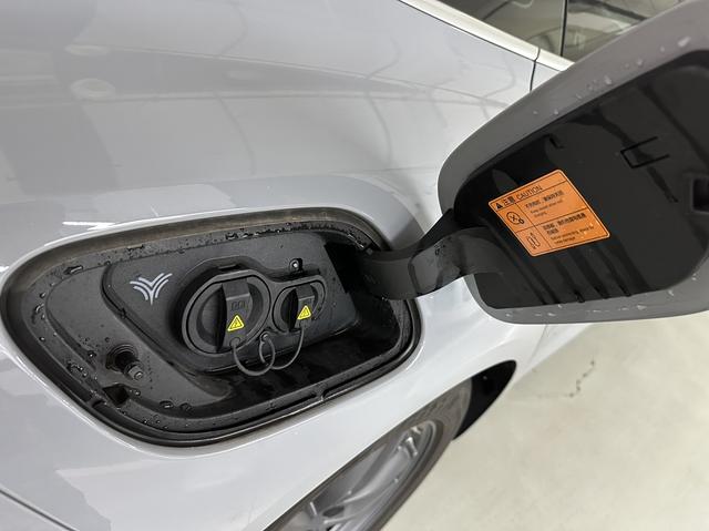 哪吒汽车 哪吒S猎装 2024 #22 哪吒汽车 哪吒S猎装 2024 汽车图片 #22