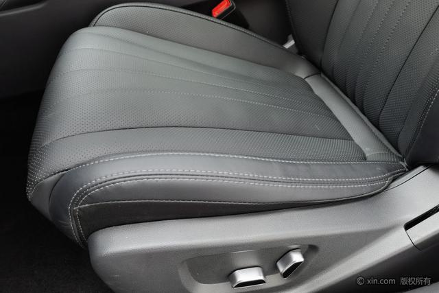 HongQi H5 PHEV 2025 #22 HongQi H5 PHEV 2025 car image #22