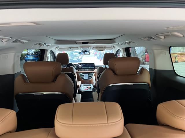 HongQi HQ9 PHEV 2024 #22 HongQi HQ9 PHEV 2024 car image #22