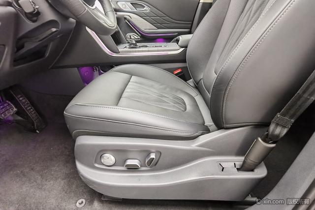 HongQi HS7 PHEV 2025 car image #22