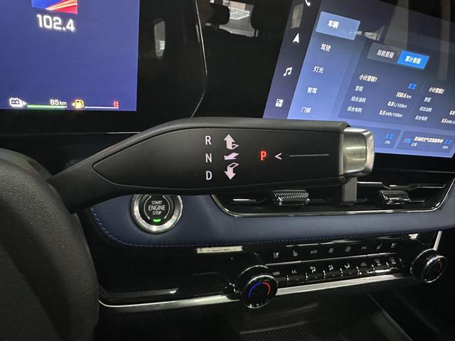 Chevrolet Equinox Plus 2025 car image #22