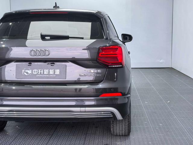 Audi Q2L e-tron 2021 car image #22