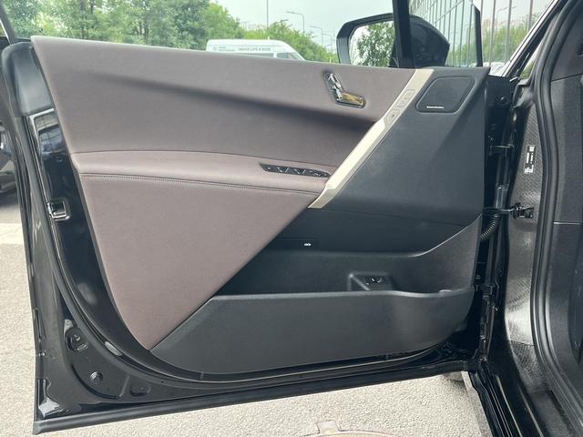 BMW iX 2024 immagine di auto #22