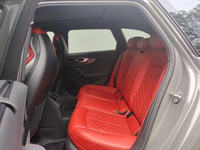 Audi S4 2023 صورة سيارة #22