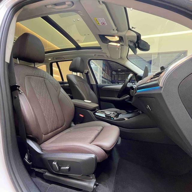 BMW M235L 2024 car image #22