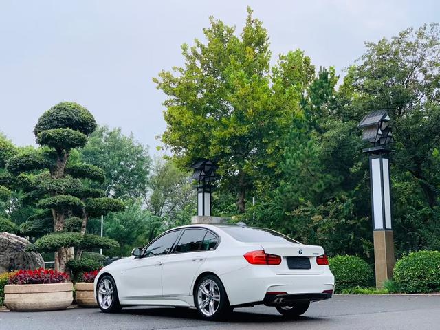 BMW iX M60 2015 #22 BMW iX M60 2015 صورة سيارة #22