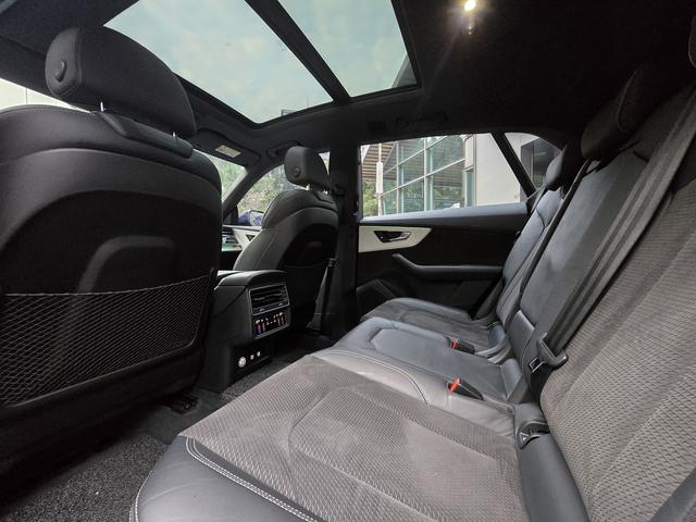 Audi Q8 2020 car image #22