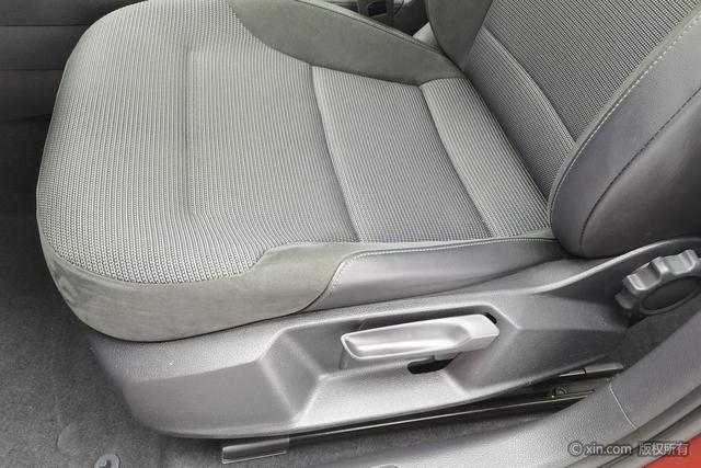 Volkswagen Golf 2019 car image #22