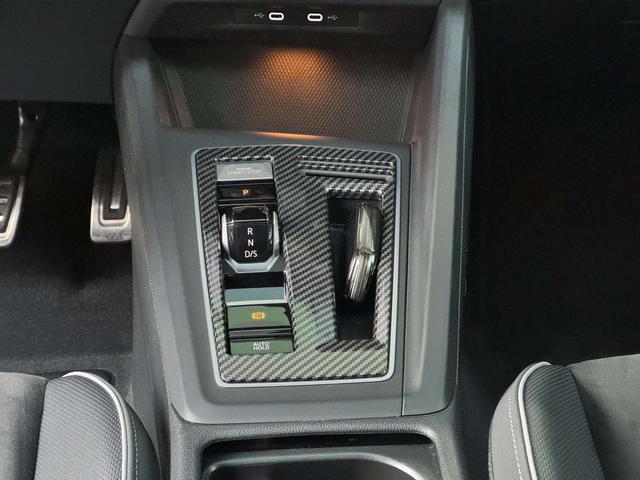 Volkswagen Golf 2021 car image #22