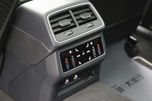 Audi A7L 2023 immagine di auto #22