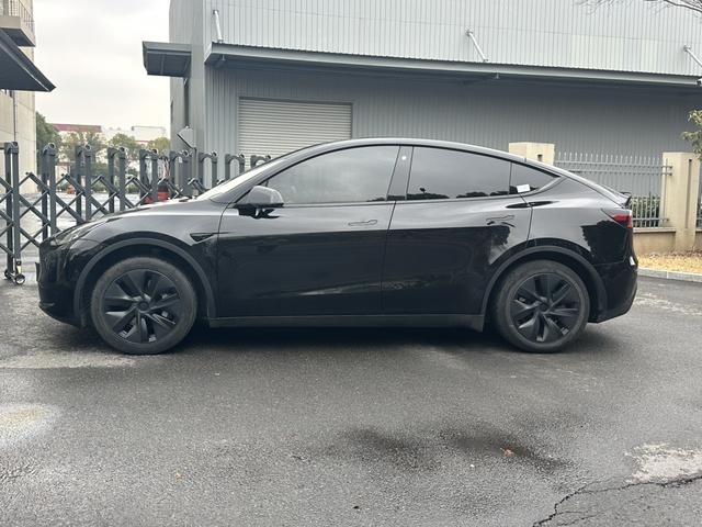 Tesla Model Y 2023 #22 Tesla Model Y 2023 car image #22