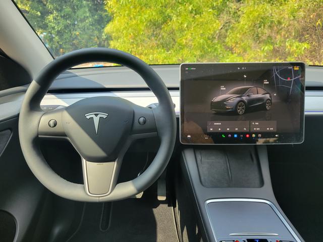 Tesla Model Y 2024 #22 Tesla Model Y 2024 car image #22