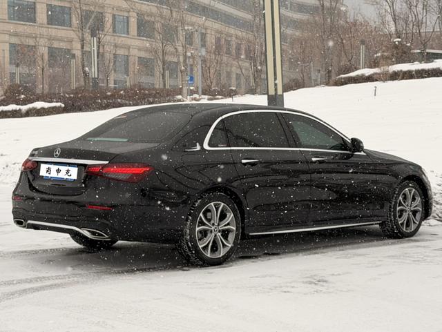 Mercedes-Benz 2022 car image #22