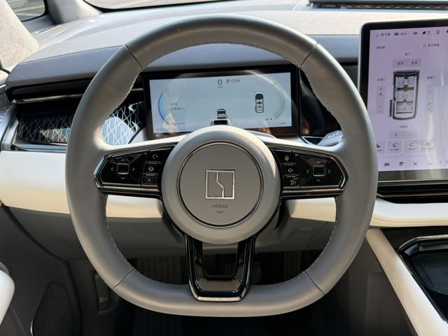 Zeekr 2023 car image #22