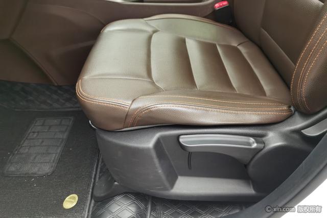 Forthing JOYEAR X5 2017 изображение автомобиля #22