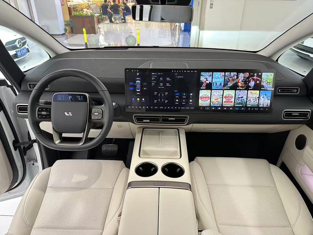 理想汽车 理想MEGA 2025 汽车图片 #22