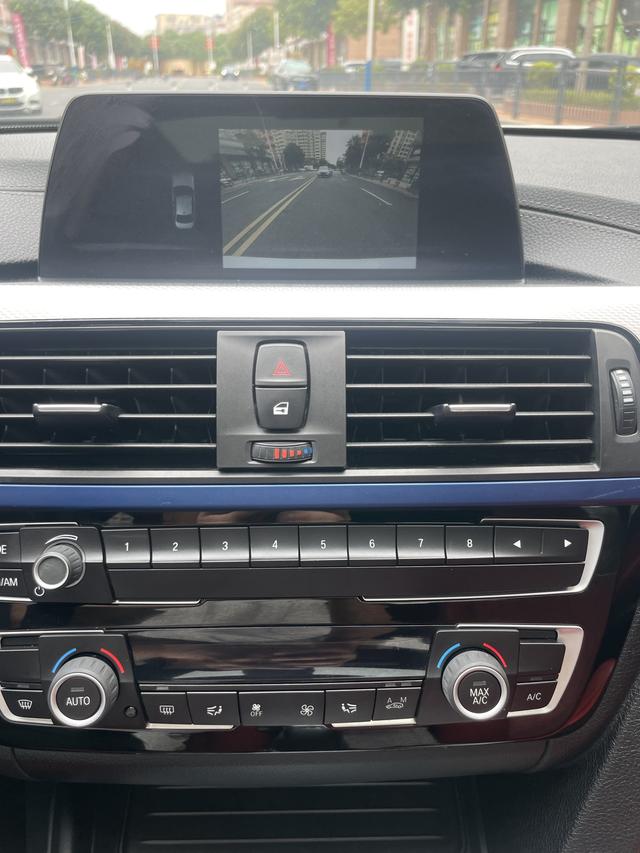 BMW 3 Series 2019 car image #22