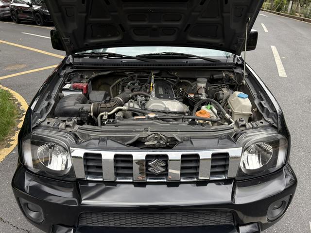 Suzuki Jimny (Imported) 2018 image de voiture #22