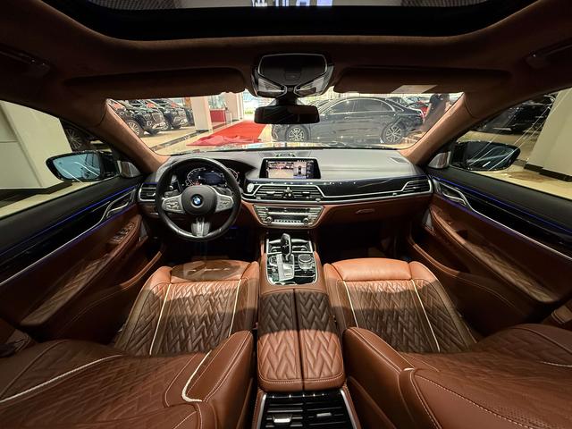 BMW 7 Series 2021 car image #22