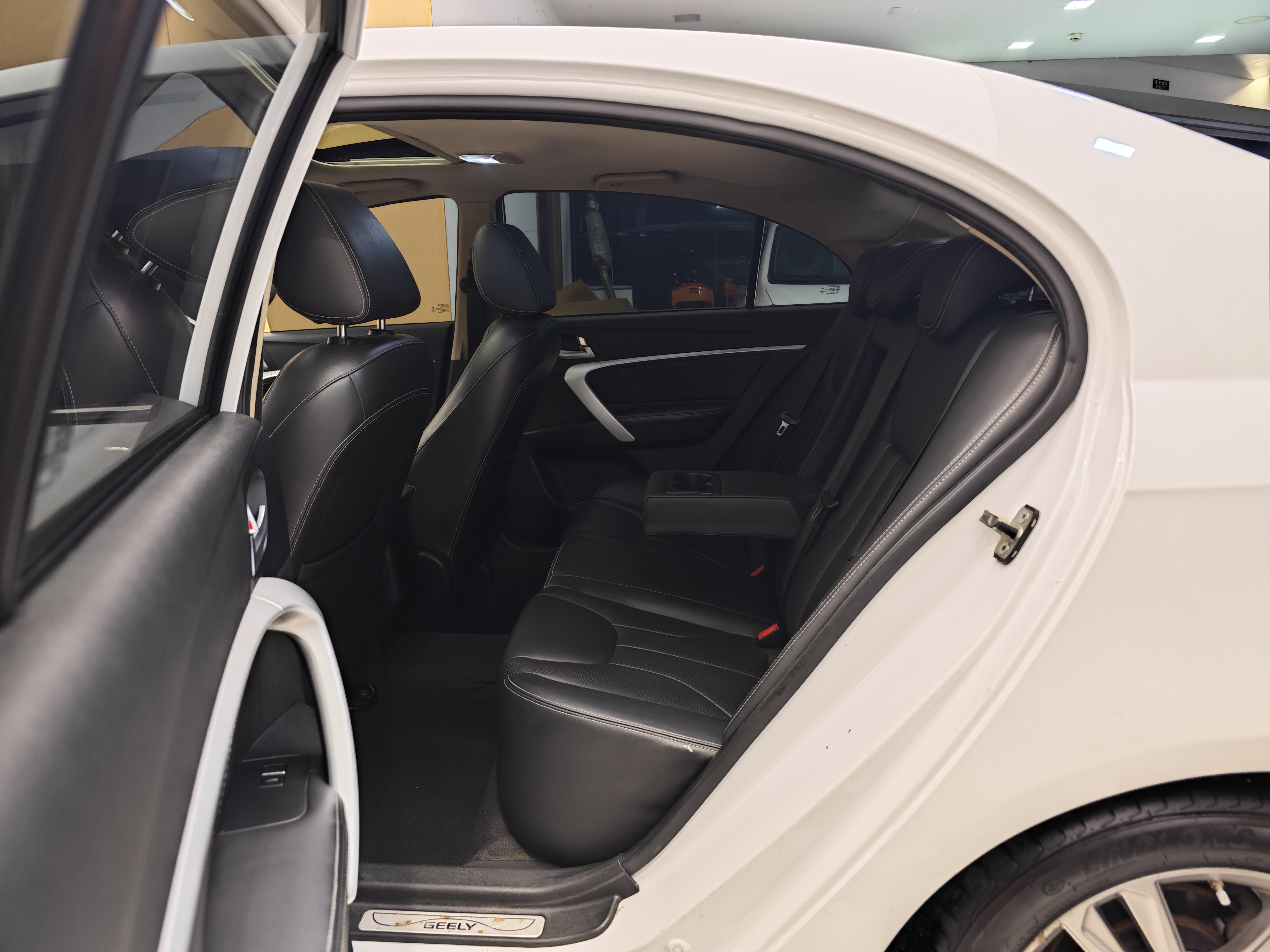 GEELY Emgrand 2018 car image #22