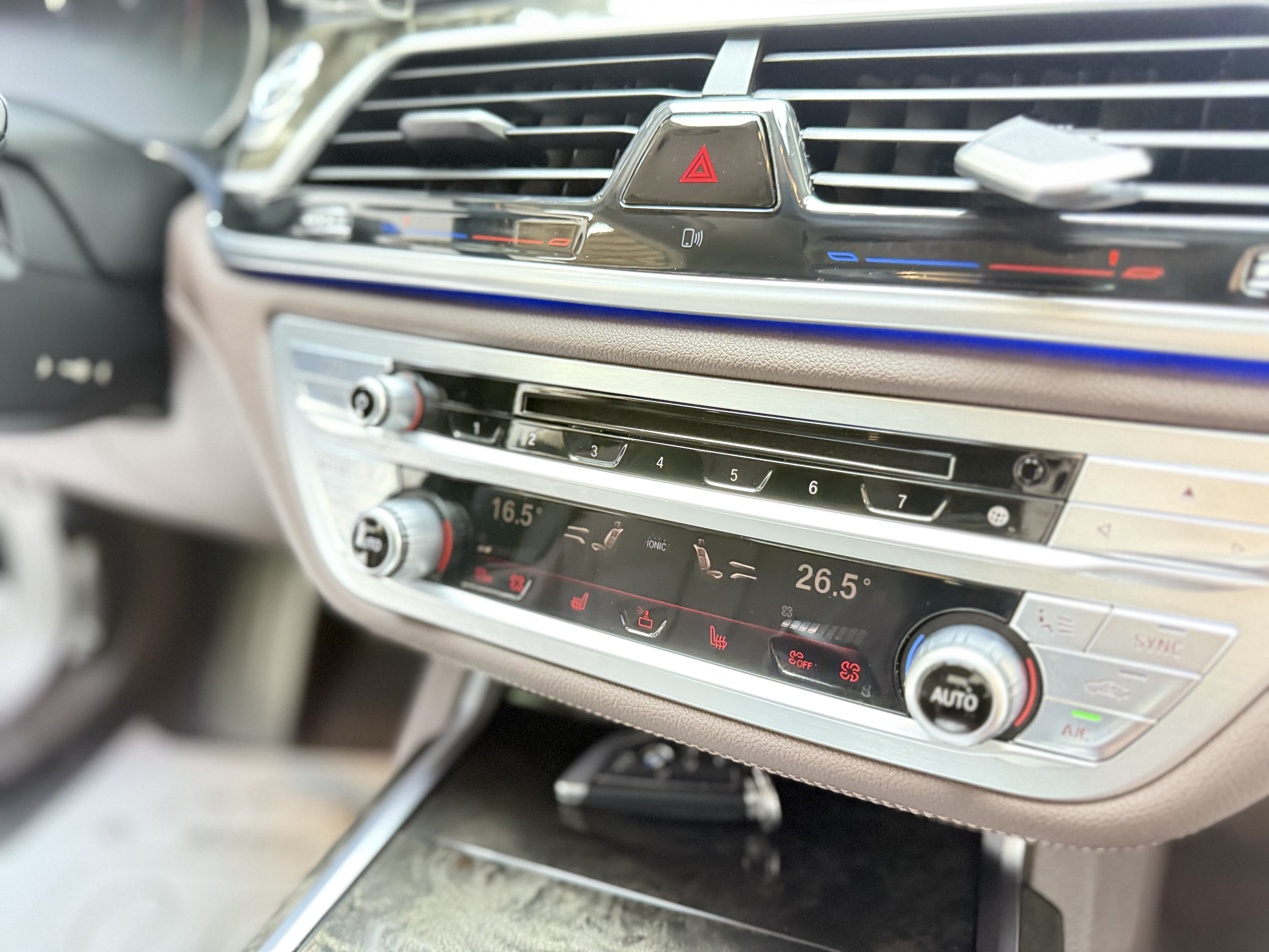 BMW 7 Series New Energy 2017 #22 BMW 7 Series New Energy 2017 car image #22