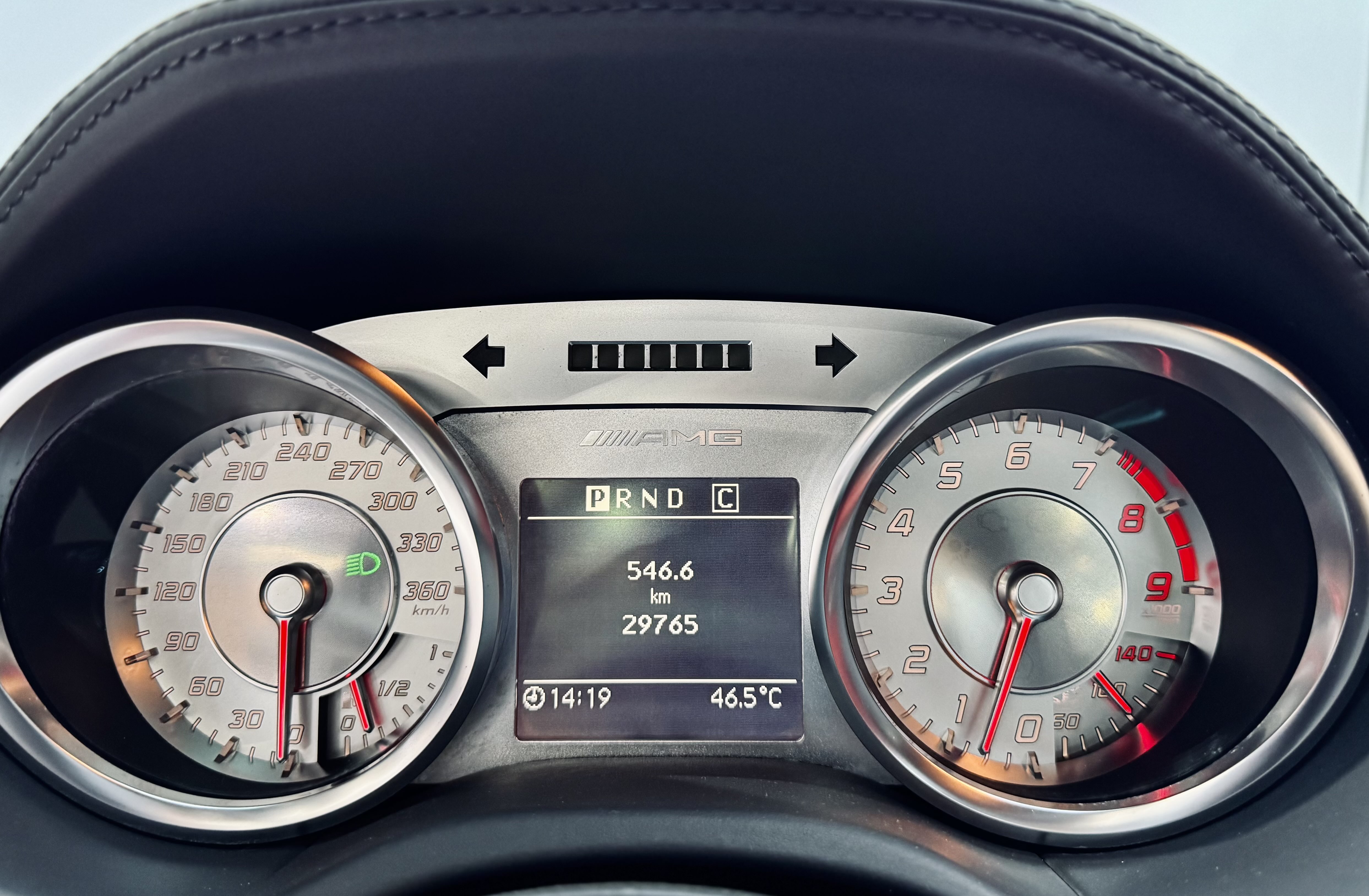 Mercedes-Benz SLS AMG 2012 car image #22