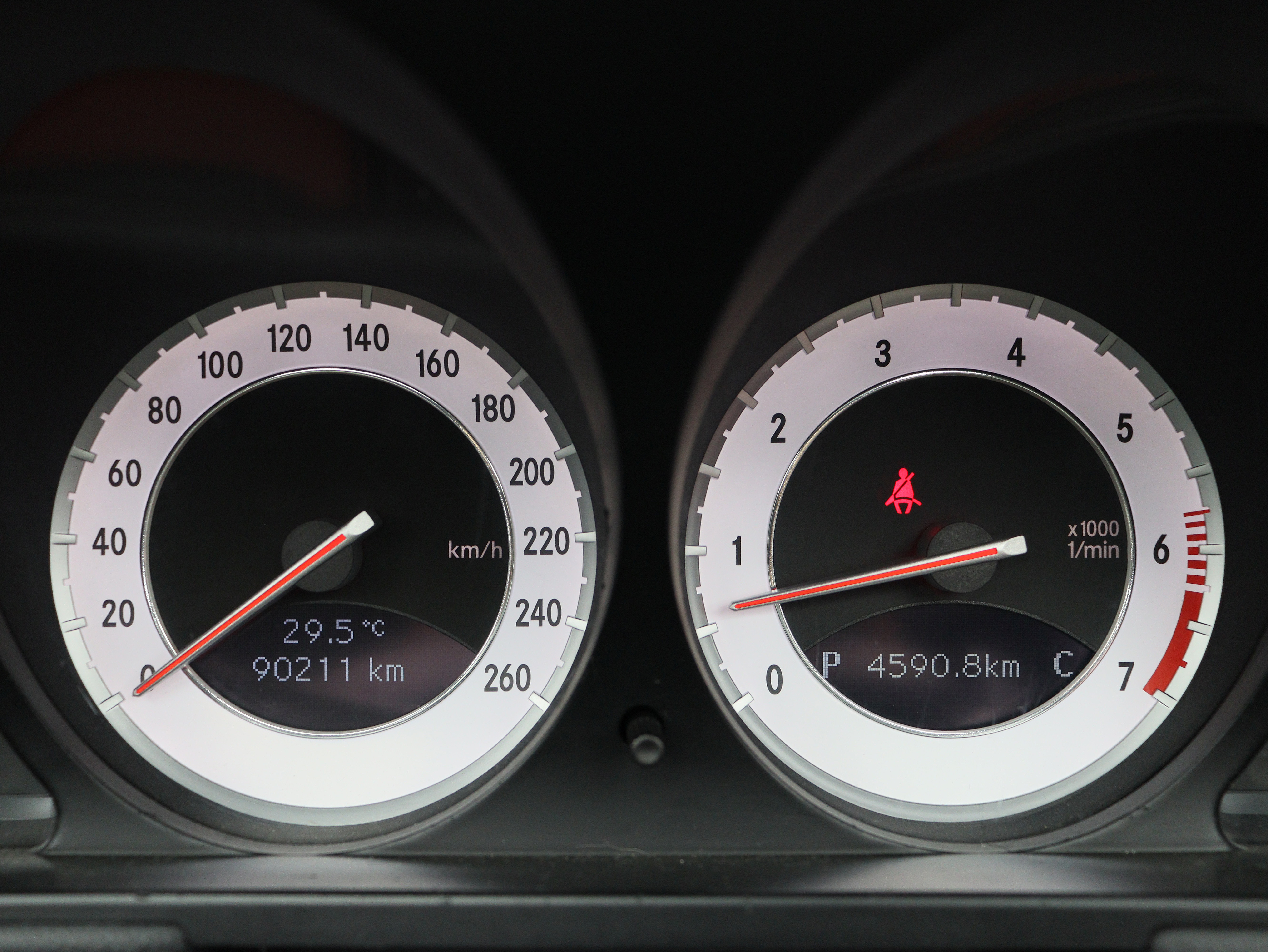 Mercedes-Benz SL Class 2010 car image #22