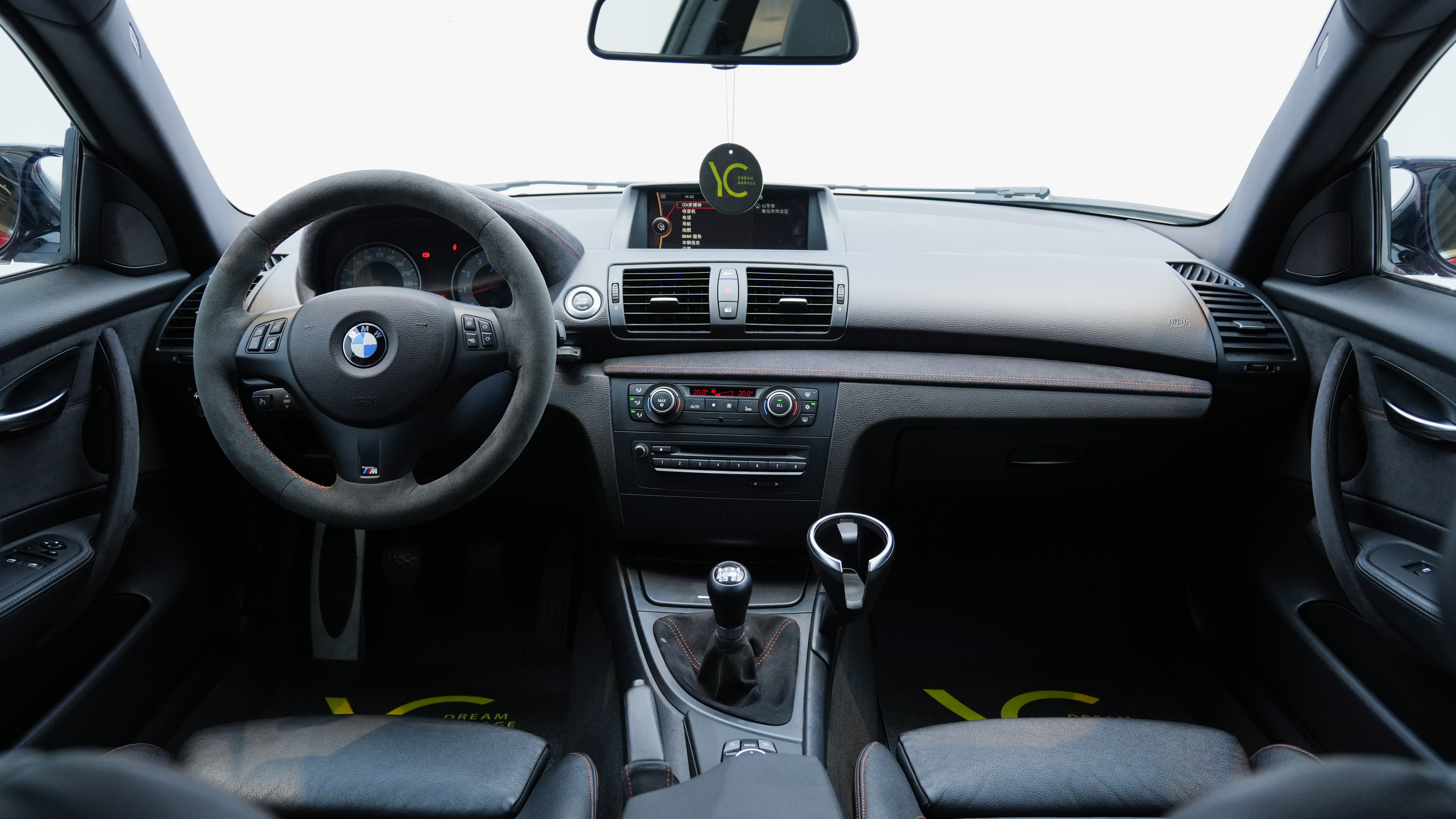 BMW 1 Series M 2012 car image #22